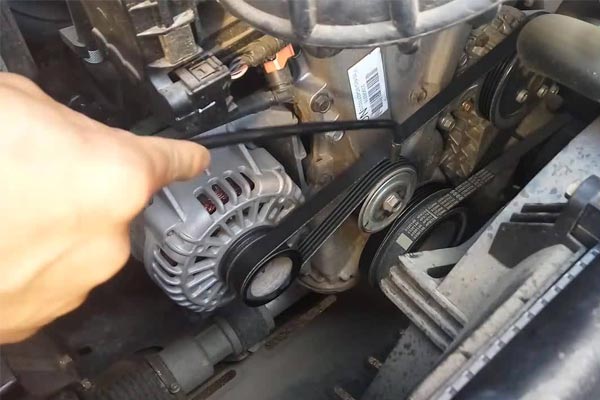 崖州转速传感器的工作原理是什么？